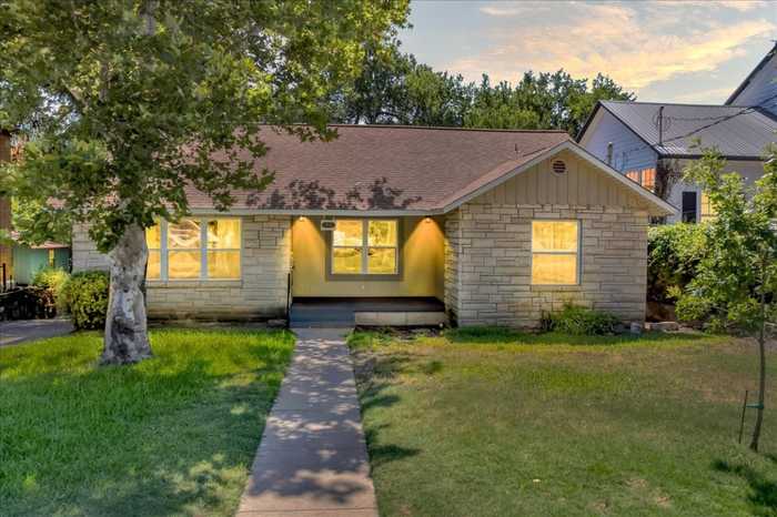 photo 1: 1507 Parkway, Austin TX 78703