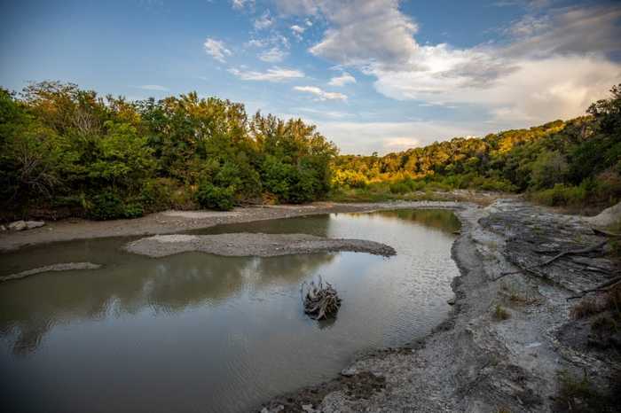 photo 1: 124 Sea Smoke Cove, Liberty Hill TX 78642