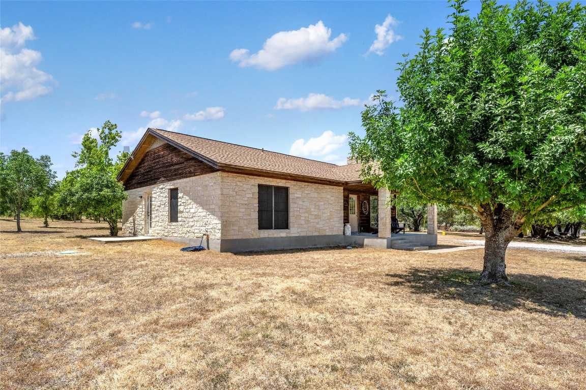 photo 3: 120 Craigen Road, Liberty Hill TX 78642