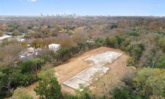 photo 2: 1106 Lott Avenue, Austin TX 78721