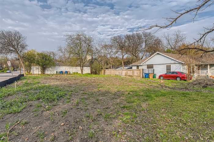 photo 2: 1810 Mohle Drive, Austin TX 78703