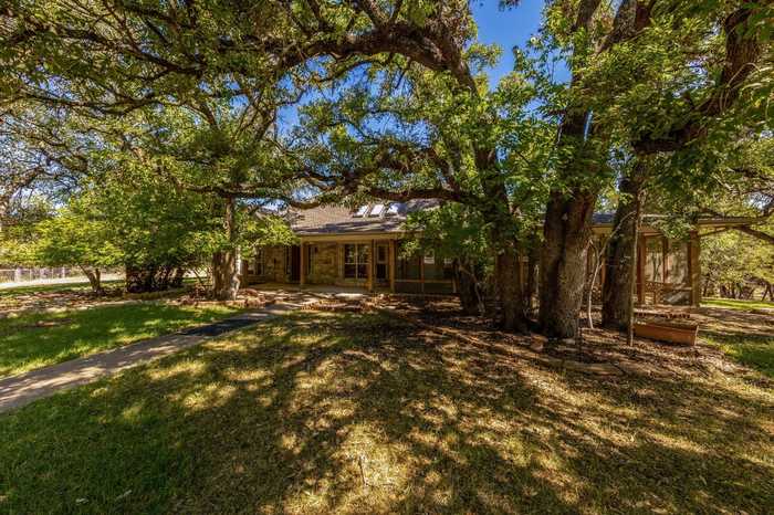 photo 2: 203 Amandas Way, Leander TX 78641