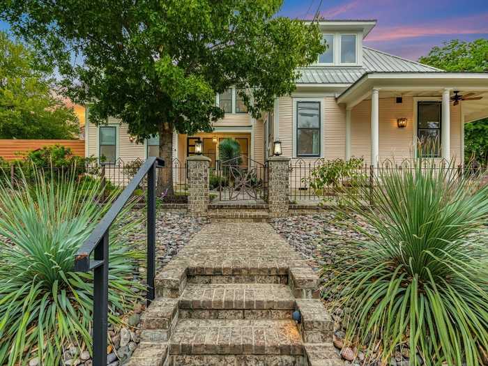 photo 2: 1000 Shelley Avenue, Austin TX 78703