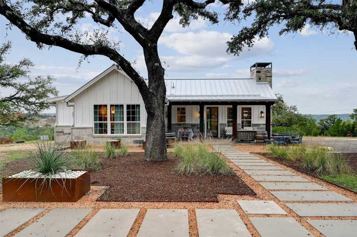 photo 2: 810 Kothmann Road, Dripping Springs TX 78620