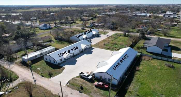 photo 2: 102 S Broadway Street, Thorndale TX 76577