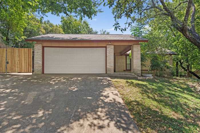 photo 2: 8702 Wildridge Drive, Austin TX 78759