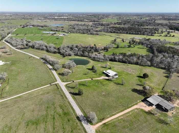 photo 1: 1575 County Road 216, Giddings TX 78942