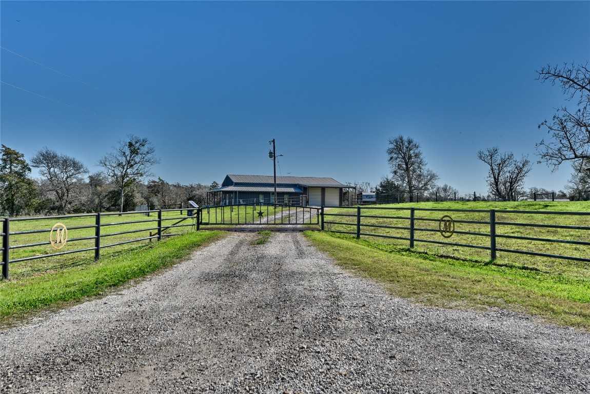 photo 3: 1575 County Road 216, Giddings TX 78942