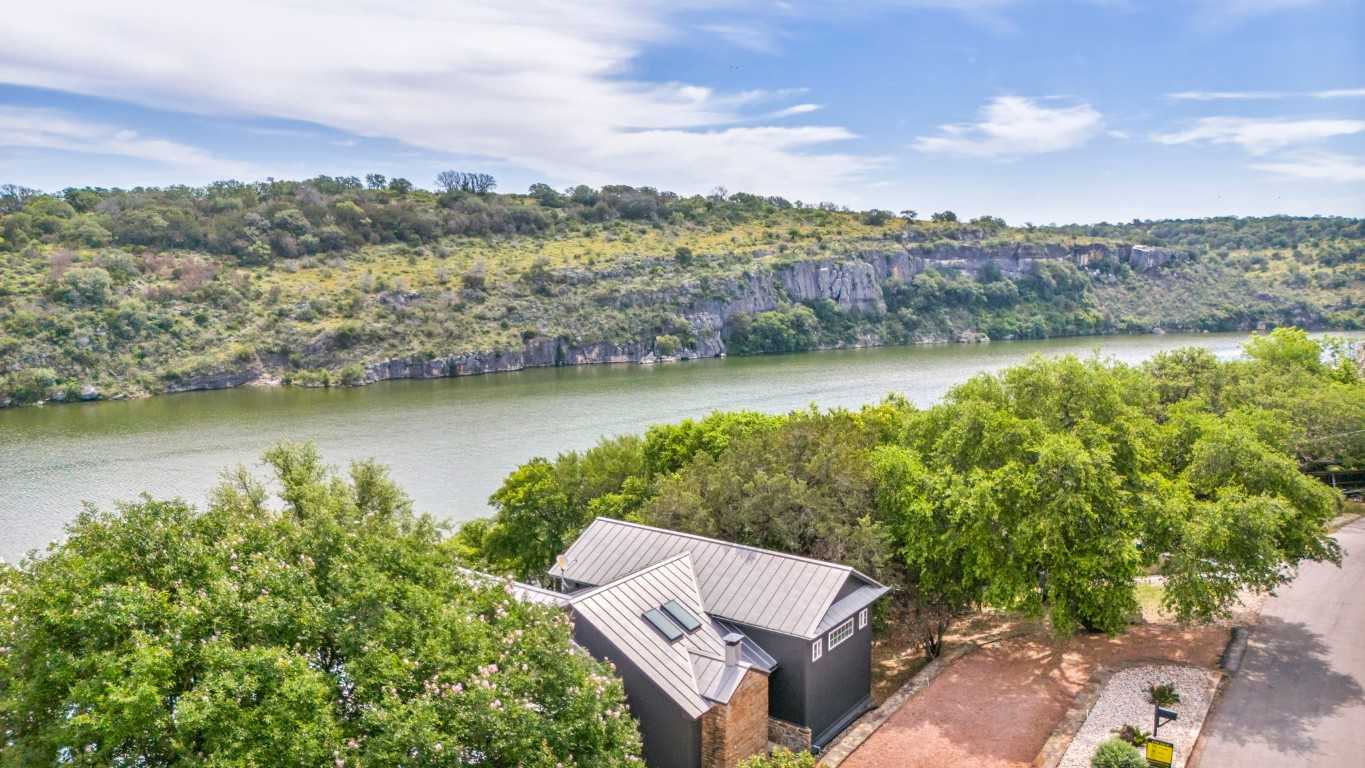 photo 1: 702 Los Escondidos Street, Marble Falls TX 78654