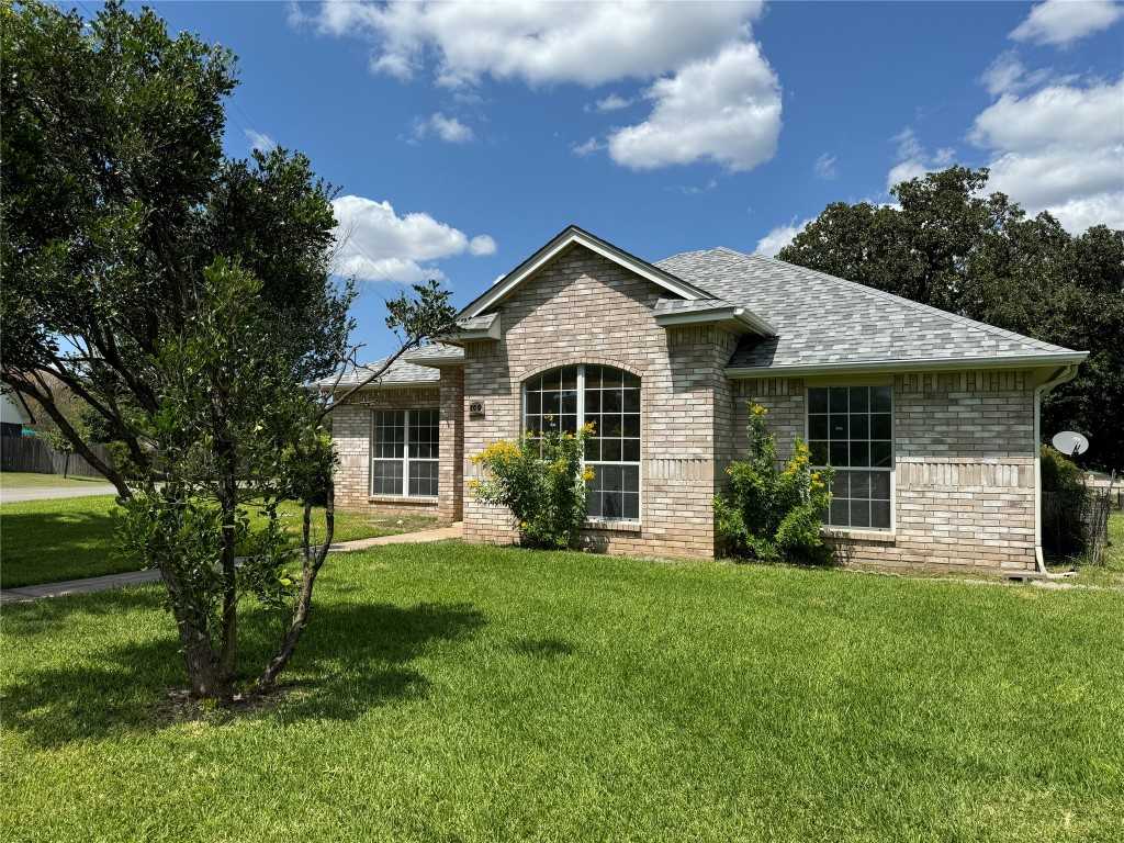 photo 3: 100 E Oriole Drive, Highland Haven TX 78654