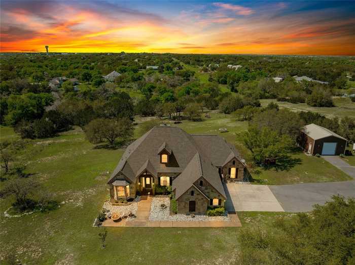 photo 2: 175 N Showhorse Drive, Liberty Hill TX 78642