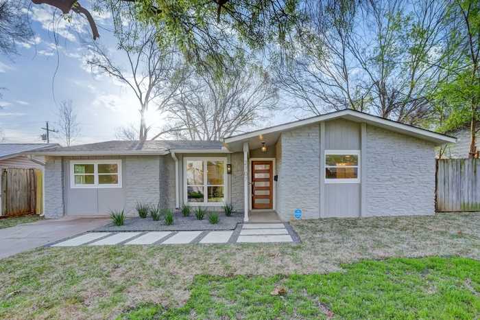 photo 1: 2707 Friar Tuck Lane, Austin TX 78704