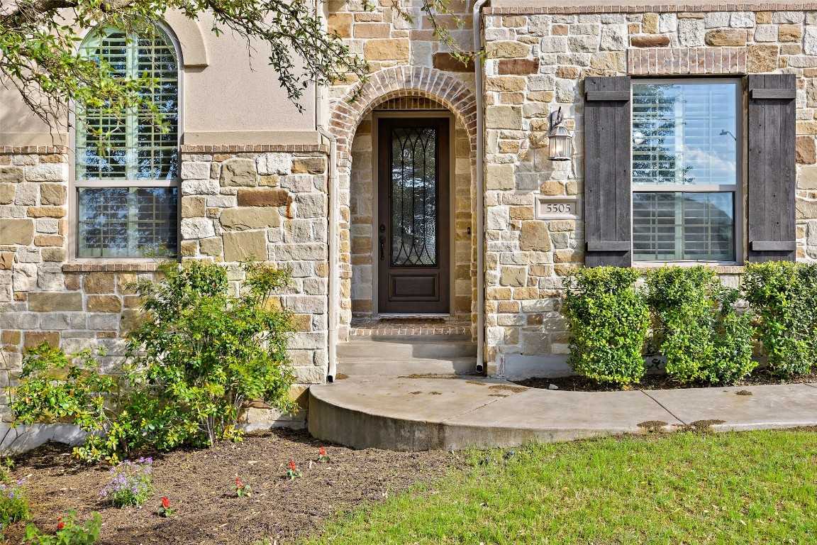 photo 3: 5505 Cypress Ranch Boulevard, Spicewood TX 78669