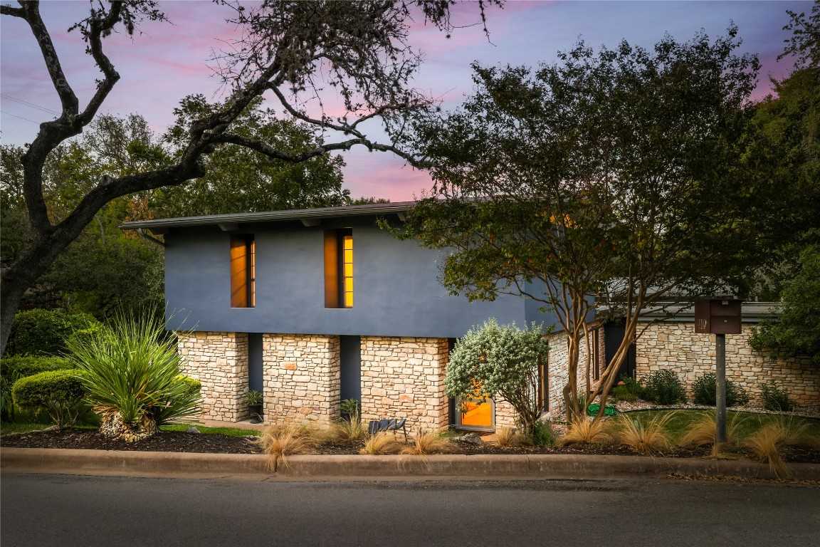 photo 1: 410 Brookhaven Trail, Austin TX 78746