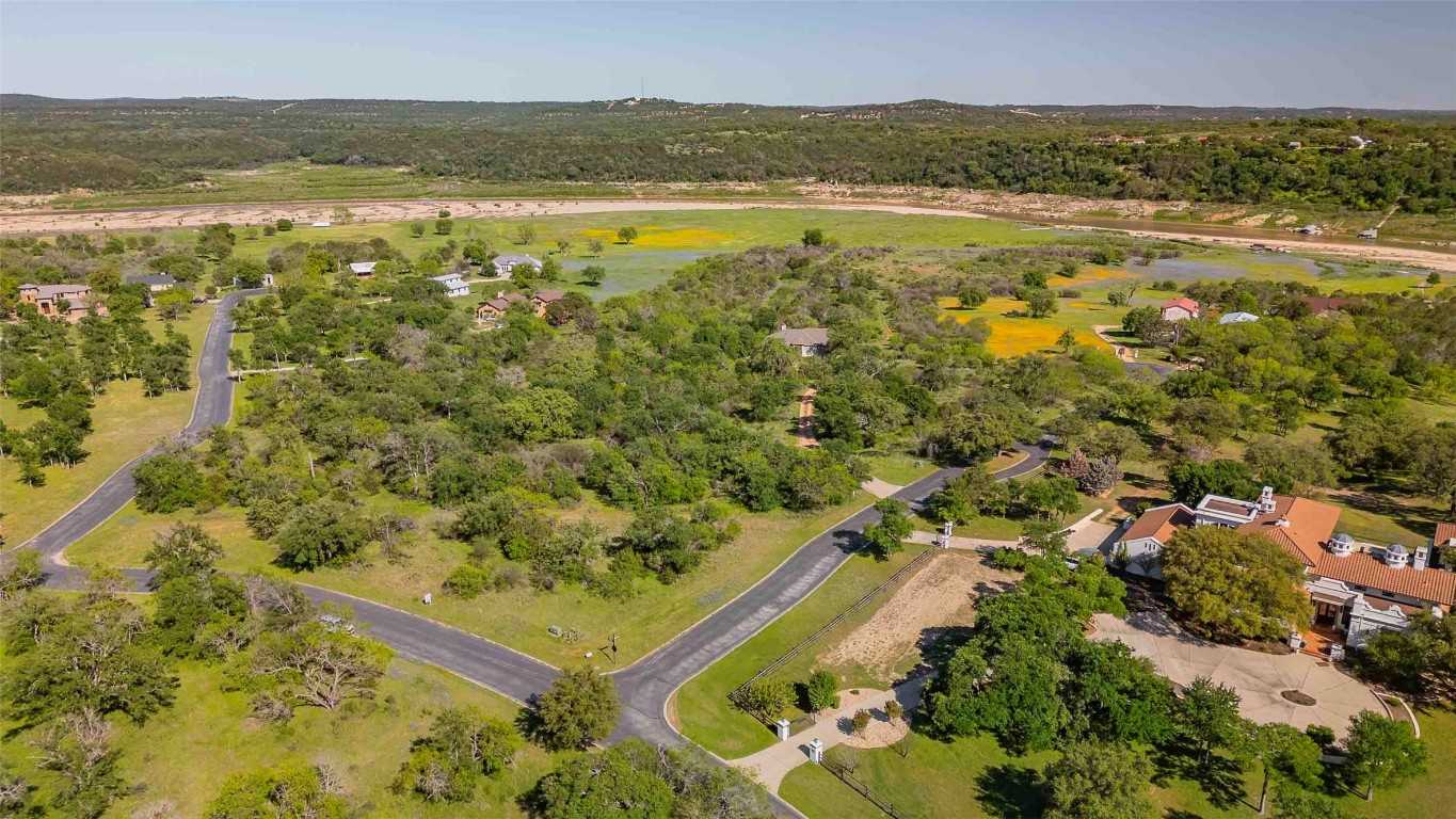 photo 3: 201 Yaupon Drive, Spicewood TX 78669