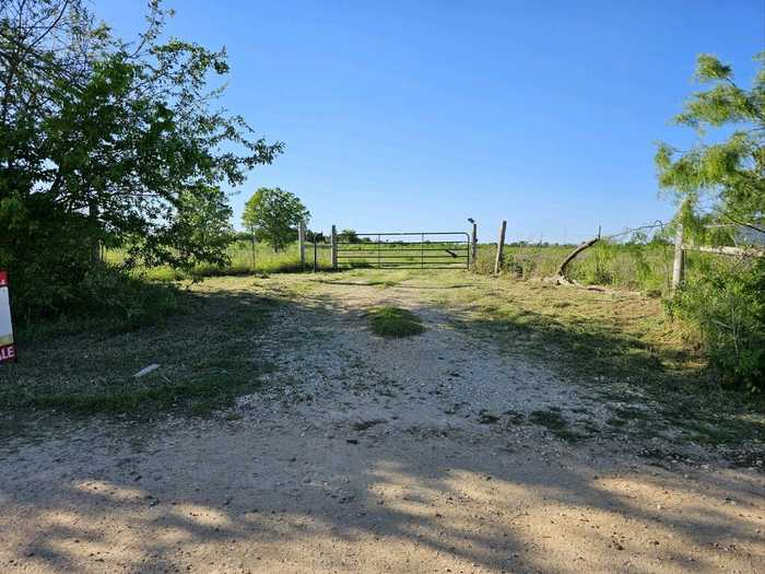 photo 2: 5672 County Road 314 Road, Rockdale TX 76567