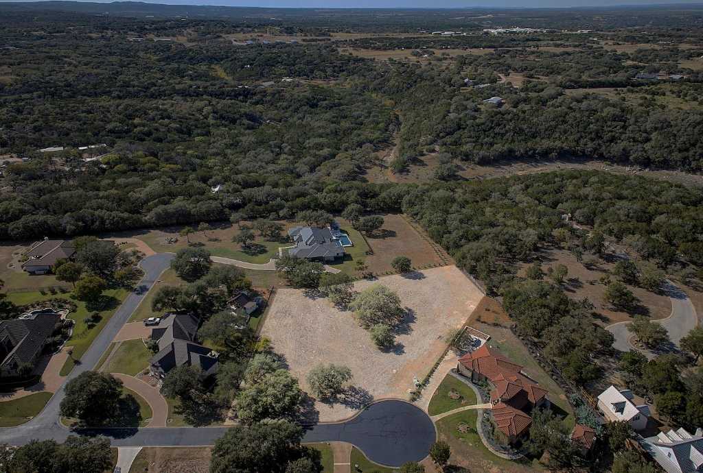 photo 3: 27505 Waterfall Hill Parkway, Spicewood TX 78669