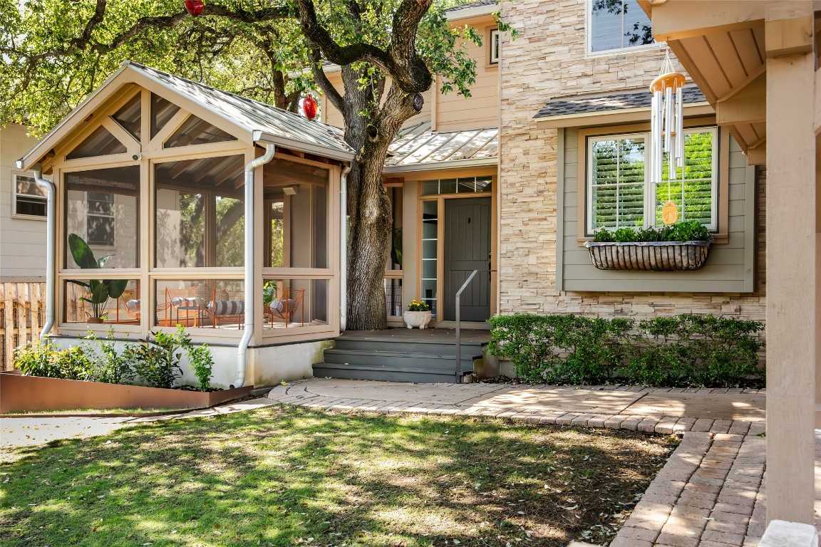 photo 2: 205 The Circle, Austin TX 78704