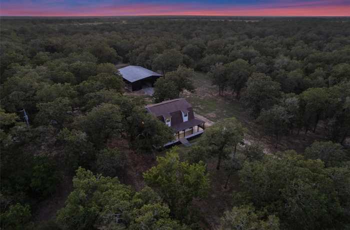 photo 2: 7901 Three Mile Road, Flatonia TX 78941