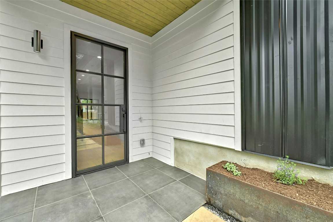 photo 3: 2217 Haskell Street, Austin TX 78702