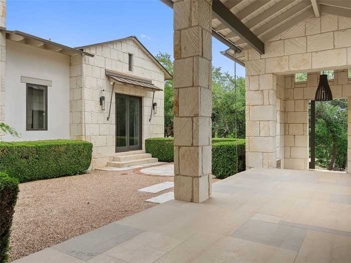 photo 2: 12533 Maidenhair Lane, Austin TX 78738