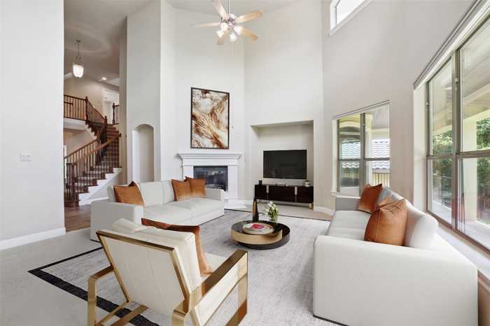 photo 1: 11613 Woodland Hills Trail, Austin TX 78732