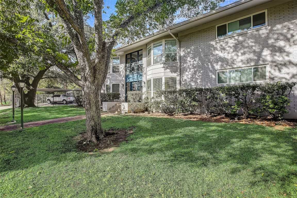 photo 3: 1210 Windsor Road Unit 101, Austin TX 78703