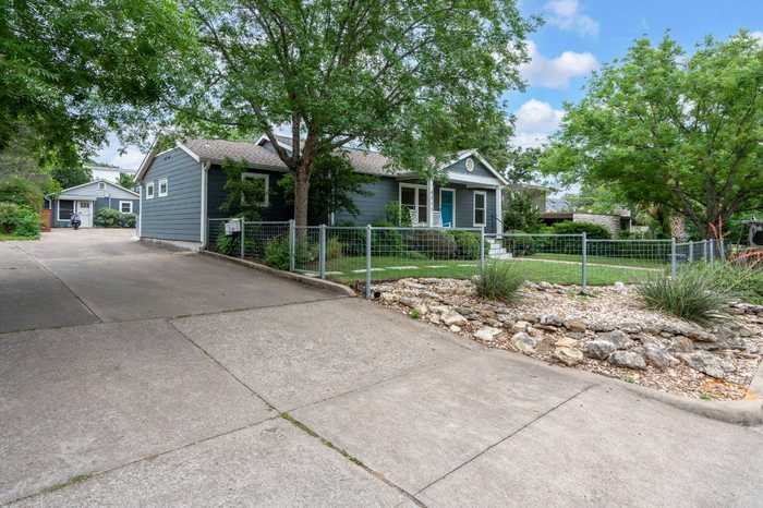 photo 2: 4211 Caswell Avenue, Austin TX 78751