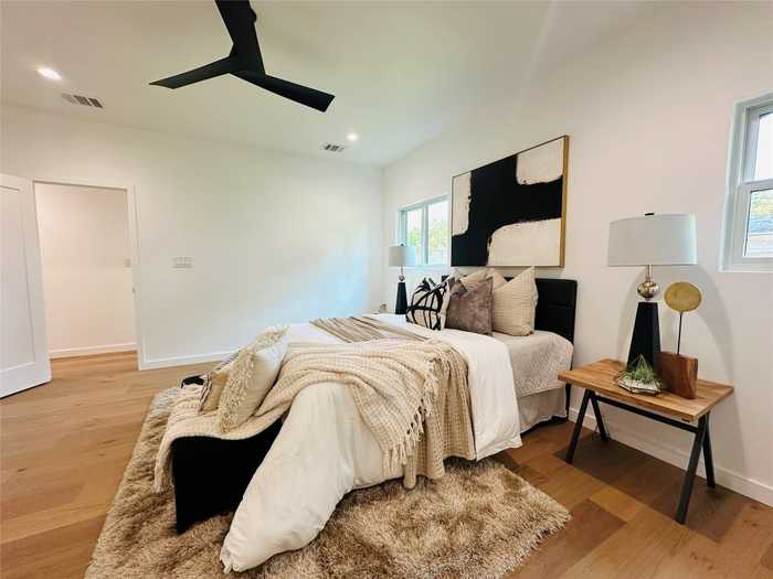 photo 2: 8619 Winding Walk, Austin TX 78757