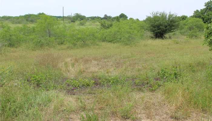 photo 2: 1000 Cunningham Drive, Lockhart TX 78644