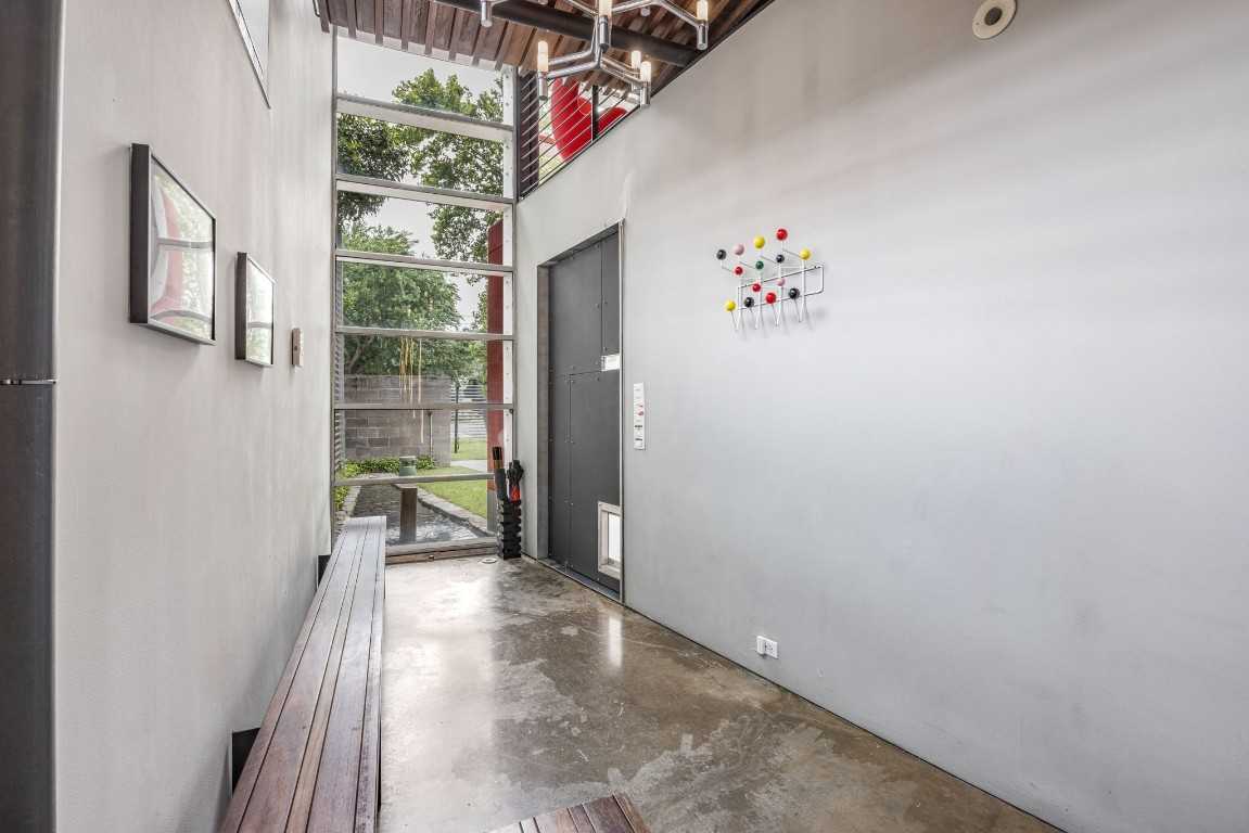 photo 3: 704 W Live Oak Street, Austin TX 78704