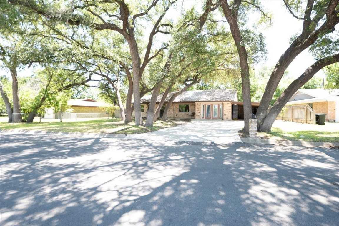 photo 1: 6 Ramsey Lane, Lampasas TX 76550