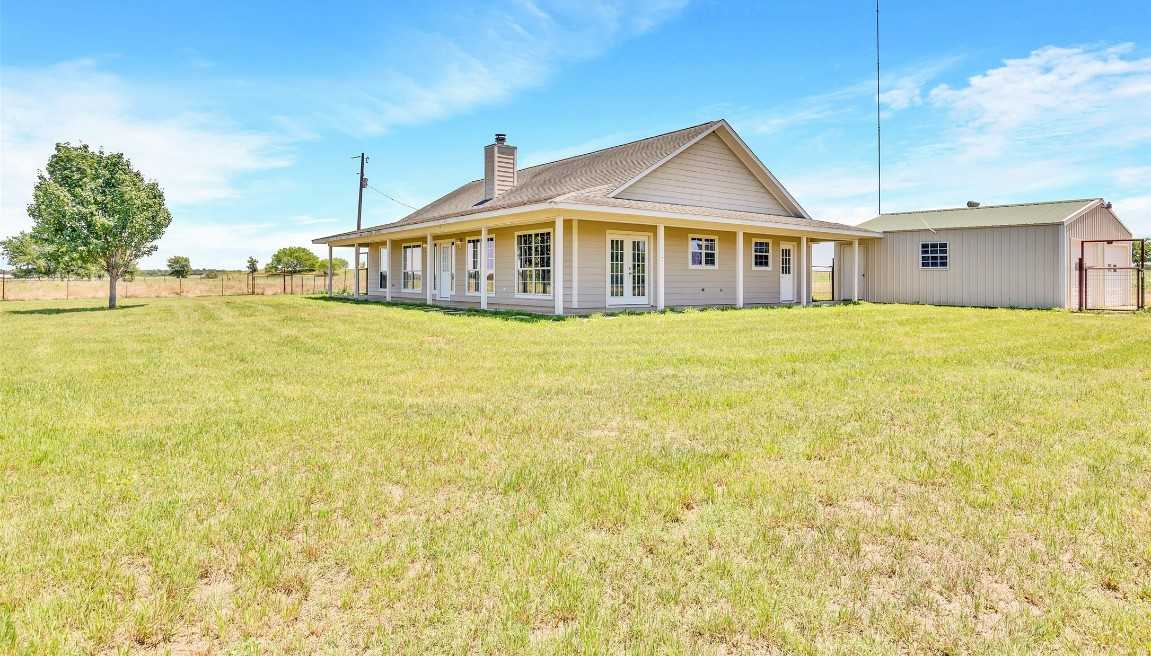 photo 1: 1234 County Road 135, Lincoln TX 78948