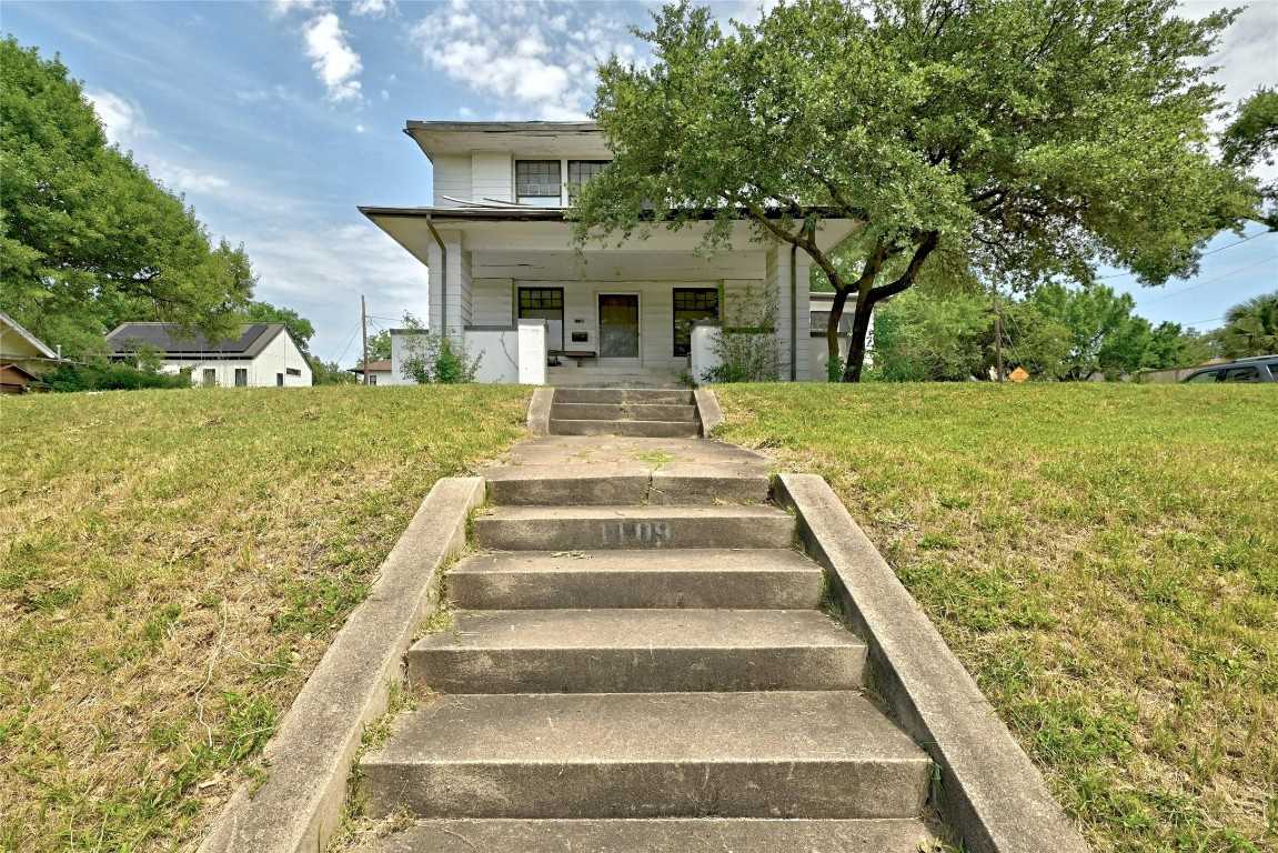 photo 2: 1109 Travis Heights Boulevard, Austin TX 78704