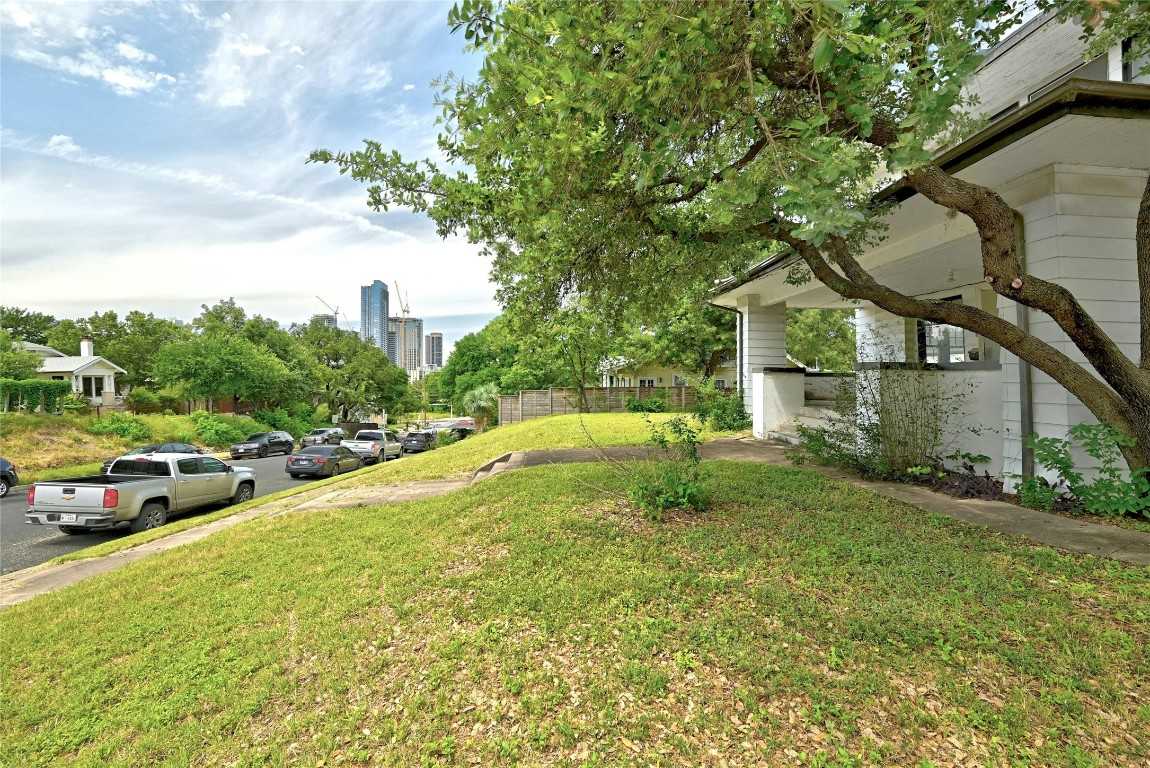 photo 3: 1109 Travis Heights Boulevard, Austin TX 78704