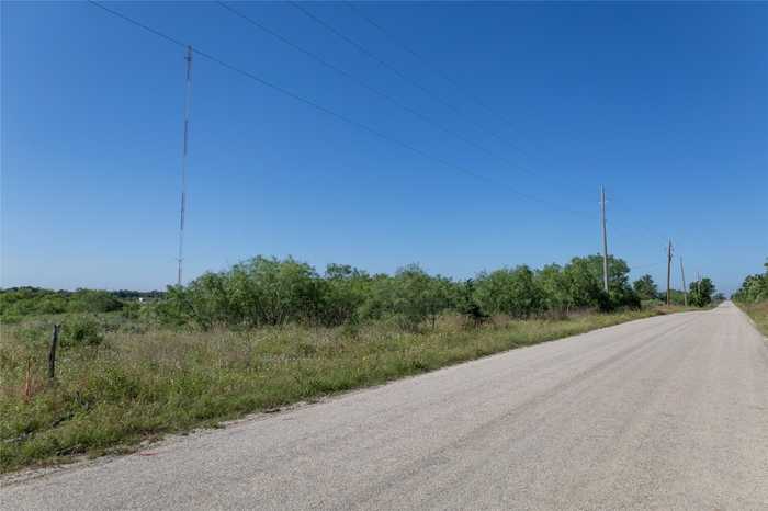 photo 2: 1703 Plant Road, Luling TX 78648