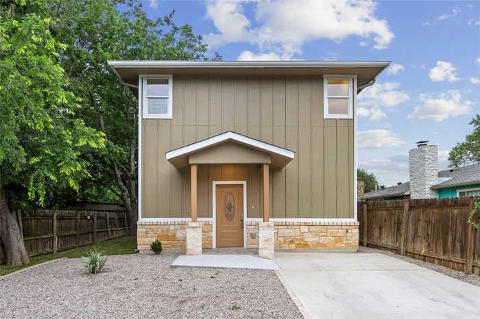 photo 1: 5702 Palo Blanco Lane Unit B, Austin TX 78744