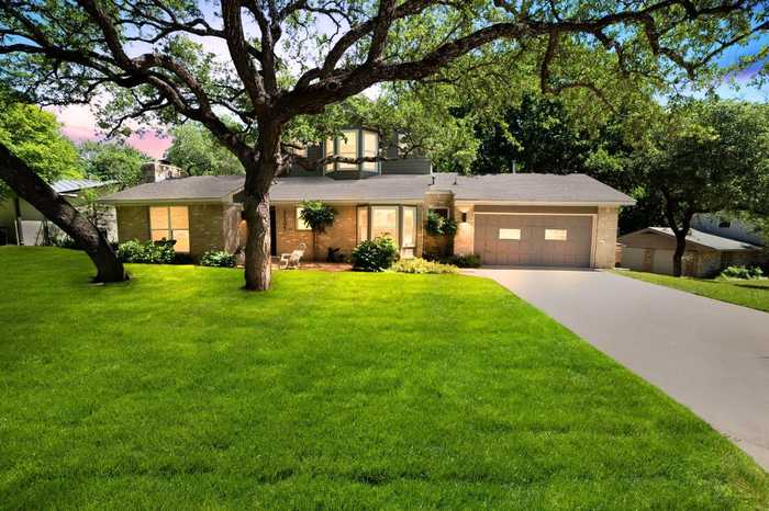 photo 2: 6505 Shadow Valley Drive, Austin TX 78731