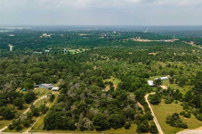 photo 2: 330 Powell Road, Smithville TX 78957