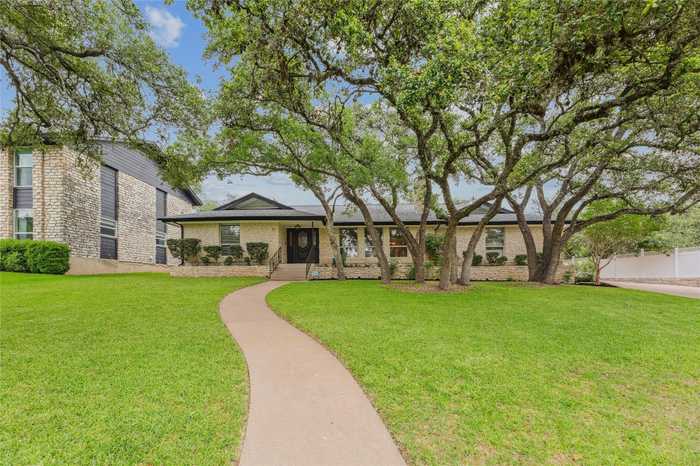 photo 2: 10616 Spicewood Parkway, Austin TX 78750