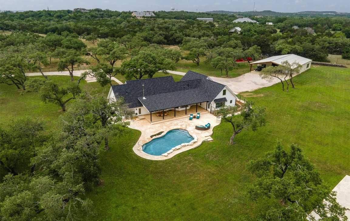 photo 1: 333 Stallion Lane, Dripping Springs TX 78620