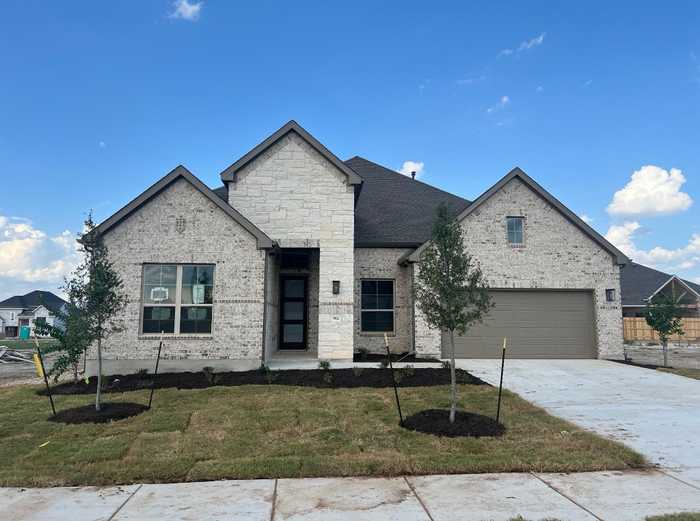 photo 1: 912 Misty Bluff Way, Leander TX 78641