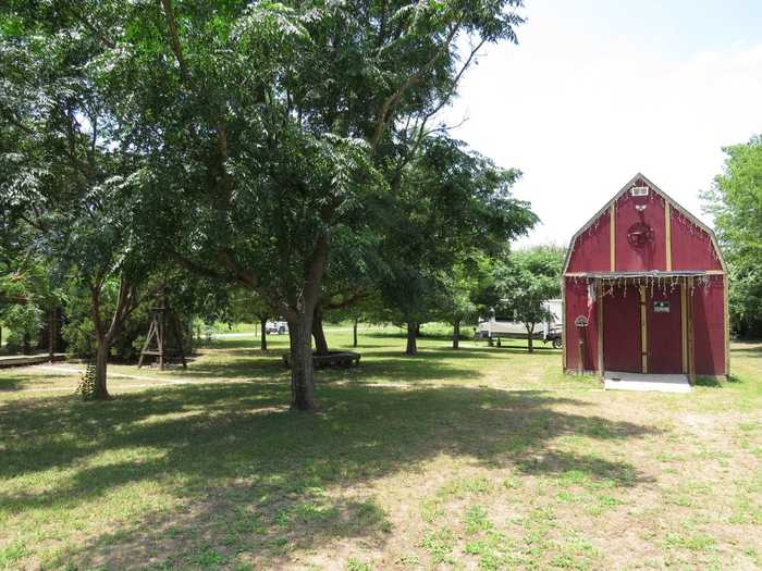 photo 33: 158 Dow Lane, Luling TX 78648