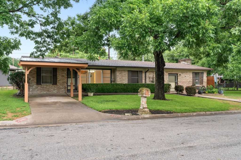 photo 1: 7601 Robalo Road, Austin TX 78757