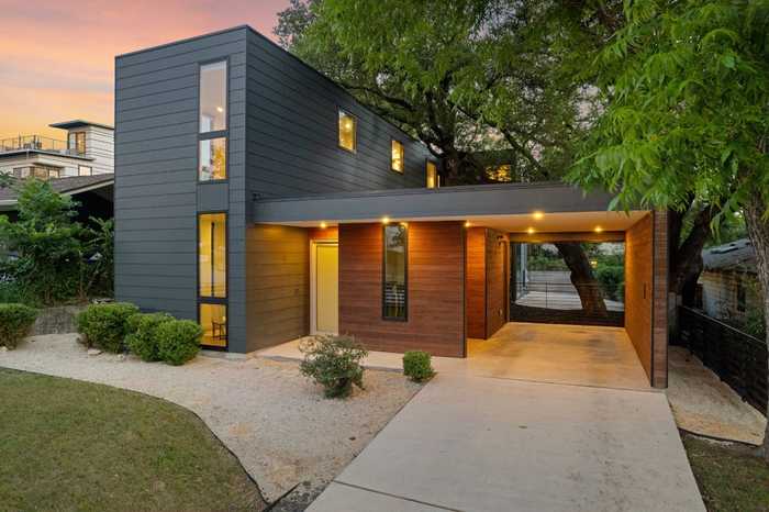 photo 1: 205 El Paso Street, Austin TX 78704