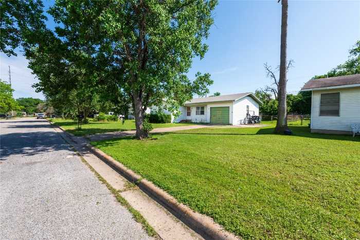 photo 22: 1106 Wilson Street, Luling TX 78648