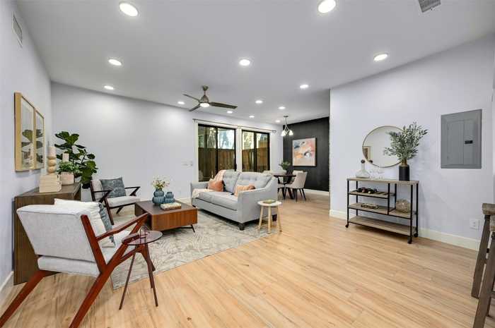 photo 2: 606 W Lynn Street Unit 24, Austin TX 78703