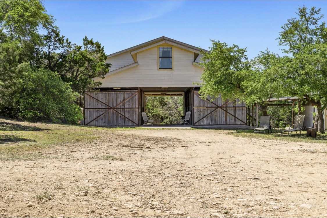 photo 3: 11210 Long Branch Drive, Austin TX 78736