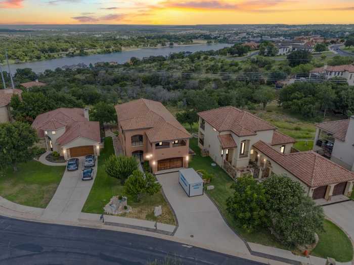 photo 2: 410 Cielo Circle, Marble Falls TX 78654