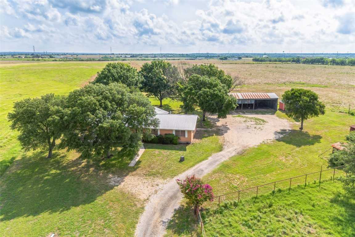 photo 2: 2652 Homannville Road, Lockhart TX 78644